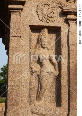 Five Latti wall sculptures 1671488