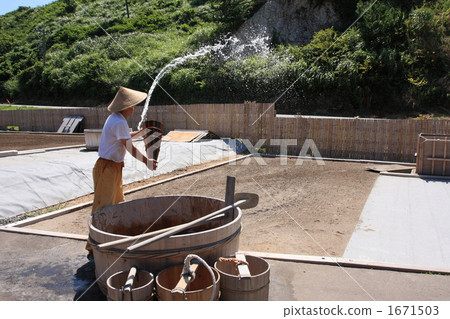 World Agricultural heritage Yotehama style saltfield of Noto 1671503