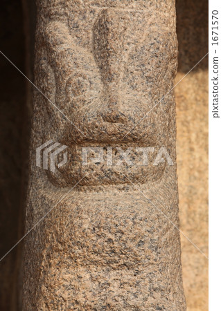 五個拉塔石柱 1671570