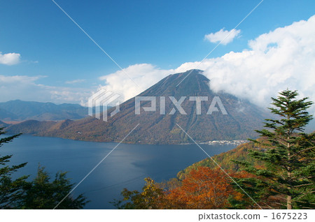 中禪寺湖 男體山 奧日光 1675223