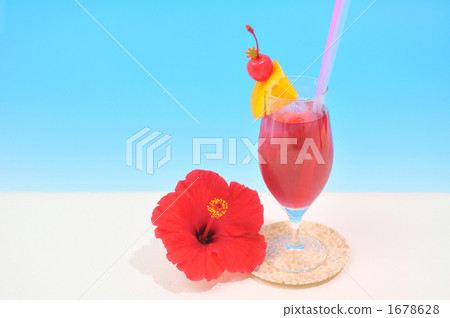 熱帶風格的熱帶飲料，冷芙蓉茶。 1678628