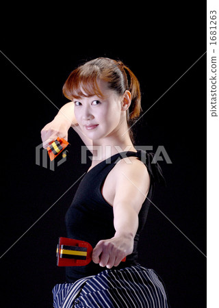 A woman with Naruko A woman with Naruko 1681263