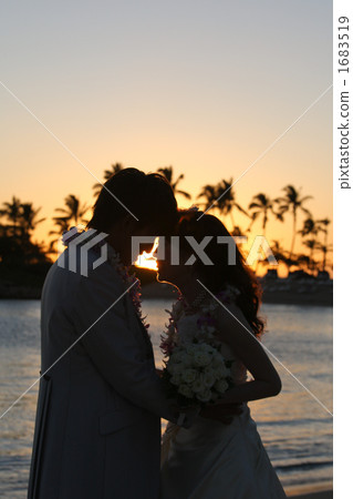 Sunset Beach 1 1683519