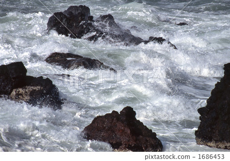 raging wave, rough seas, whitecaps 1686453
