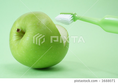 Green apples' toothpaste Green apples' toothpaste 1688071