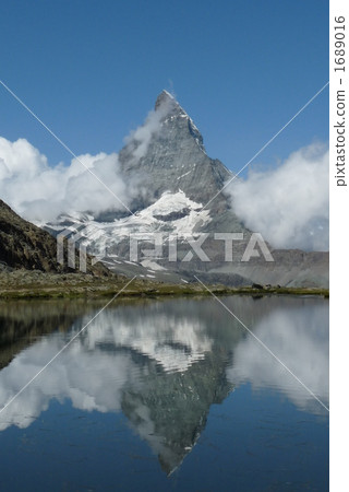 Upside-down Matterhorn 1689016