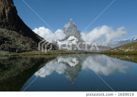 顛倒的馬特宏峰 1689019