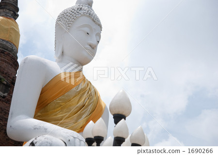 Buddha statue of Ayutthaya remains 1690266