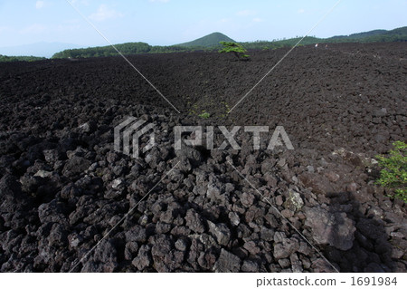 Baked running lava flow 1691984