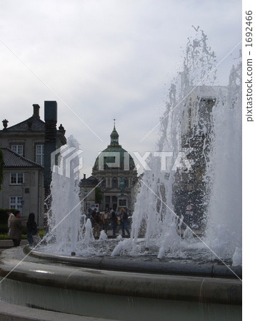 Fountain and Frederikskirche Fountain and Frederikskirche 1692466