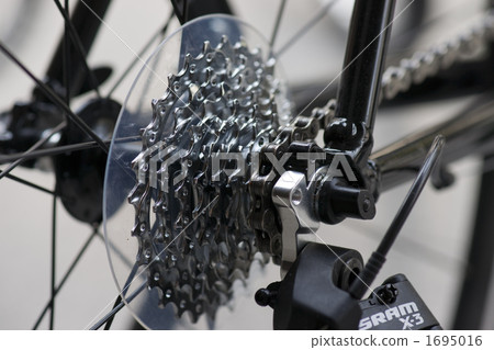 transmission 1695016