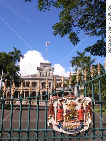 Emblem and Iolani Palace 1696756