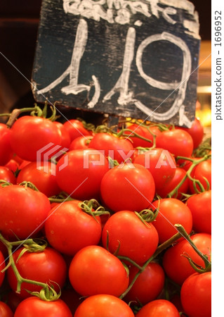 Tomato   1696952