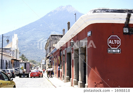殖民地城市安提瓜和阿瓜市 1698818