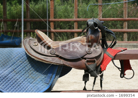 Saddle for riding 1699354