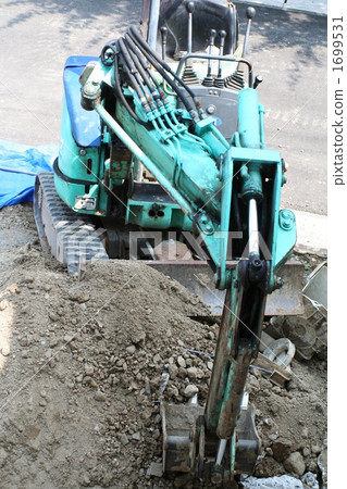 挖掘 挖地埋入 挖出 1699531