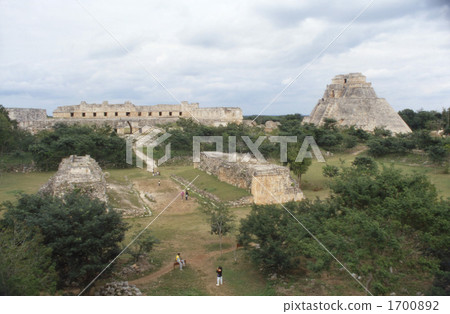 Uxmal remains 1700892