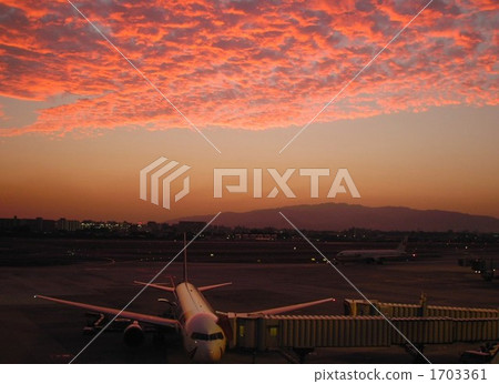 日落和飛機 1703361