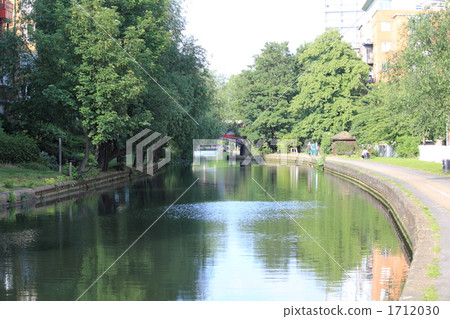 London canal bank 1712030