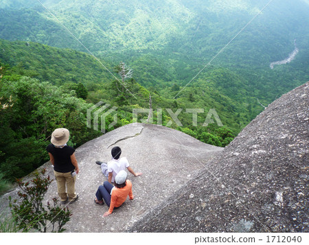 Yakushima Drum Rock 1712040
