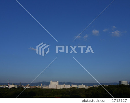 從大阪城的東部視圖 1712127