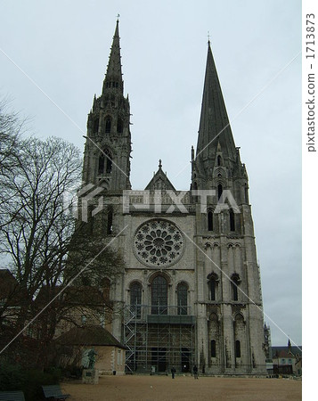 沙特爾大教堂前面 1713873