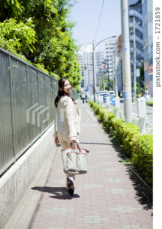 Business woman outrun 1721859