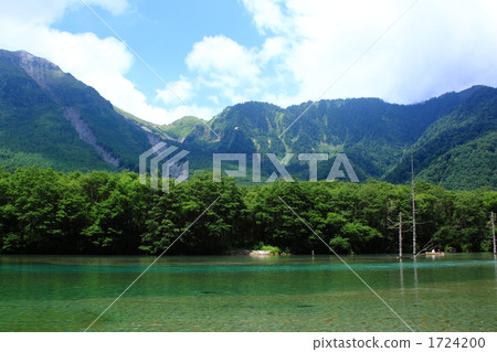 Taisho Pond and Yakedake Taisho Pond and Yakedake 1724200