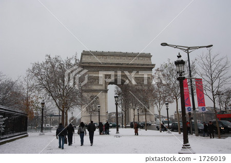 Arch of Triumph of Snow 1726019