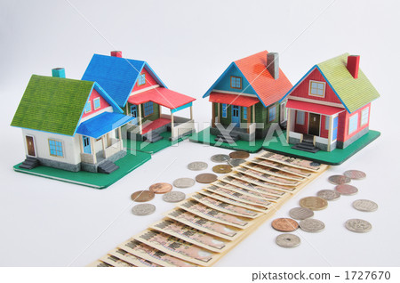 Model house and money 1727670