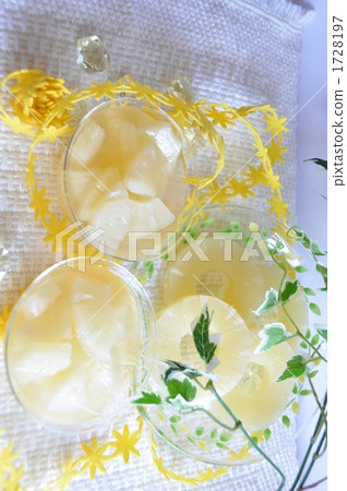 pineapple, frozen dessert, chilled sweets 1728197
