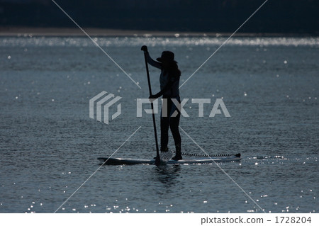 Stand up paddle surfing 1728204