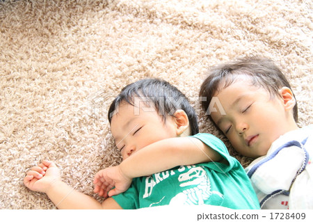 Take a nap together 1728409