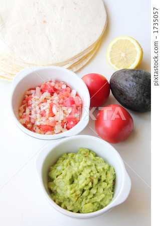 Flower tortilla and various salsa 1735057