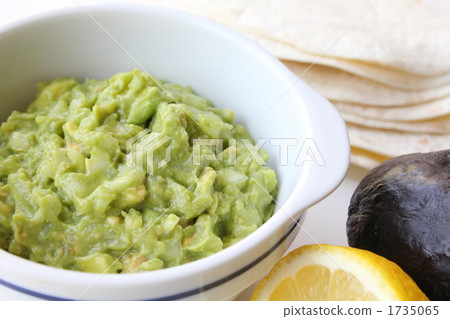 Wakamore and flower tortillas 1735065
