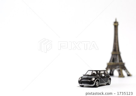 Mini Cooper and the Eiffel Tower 1735123