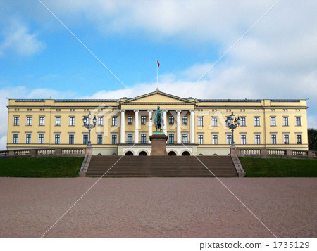 Royal Palace in Norway Royal Palace in Norway 1735129