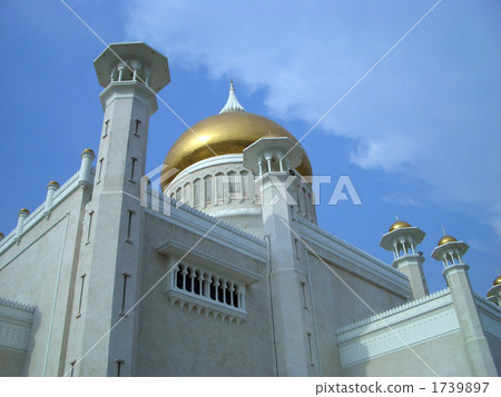 Omar Ali Saifudin Mosque 1739897