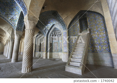 Masjede Vakir 1740042