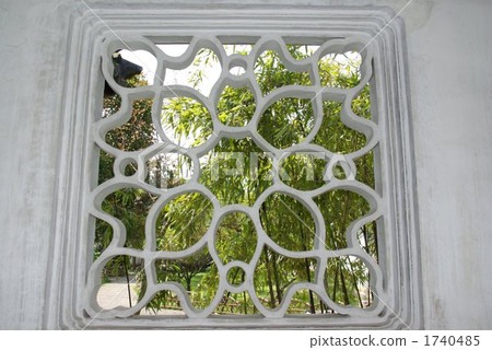 中國蘇州古典園林的特色之一“漏窗”（水印窗口） 1740485