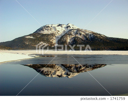 早春山 早春山 1741759