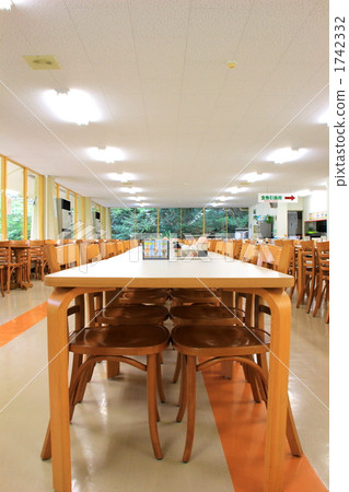 Dining restaurant group guests 1742332