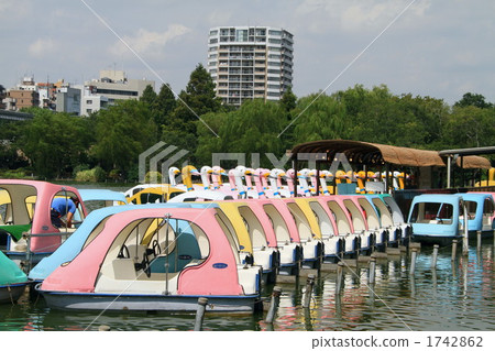 Pegs boat 1742862