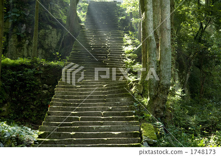 Iwami Ginzan Saa Bei-shan Stone steps of the mountain shrine 1748173
