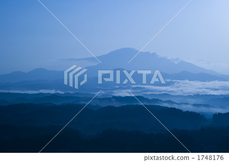 China Mountains and Sankai Mountains 1748176