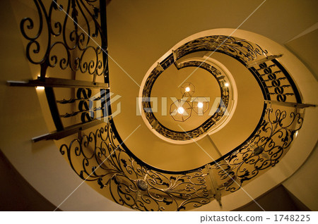 spiral staircase  1748225