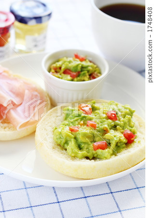 Open sand breakfast 1748408