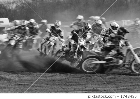 越野摩托車比賽碰撞衝突 1748453