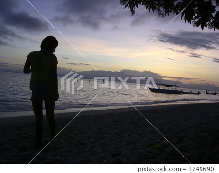Sunset 1749690