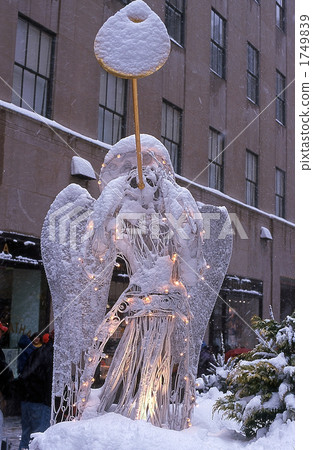 Snow scene of New York Rockefeller Center 1749839